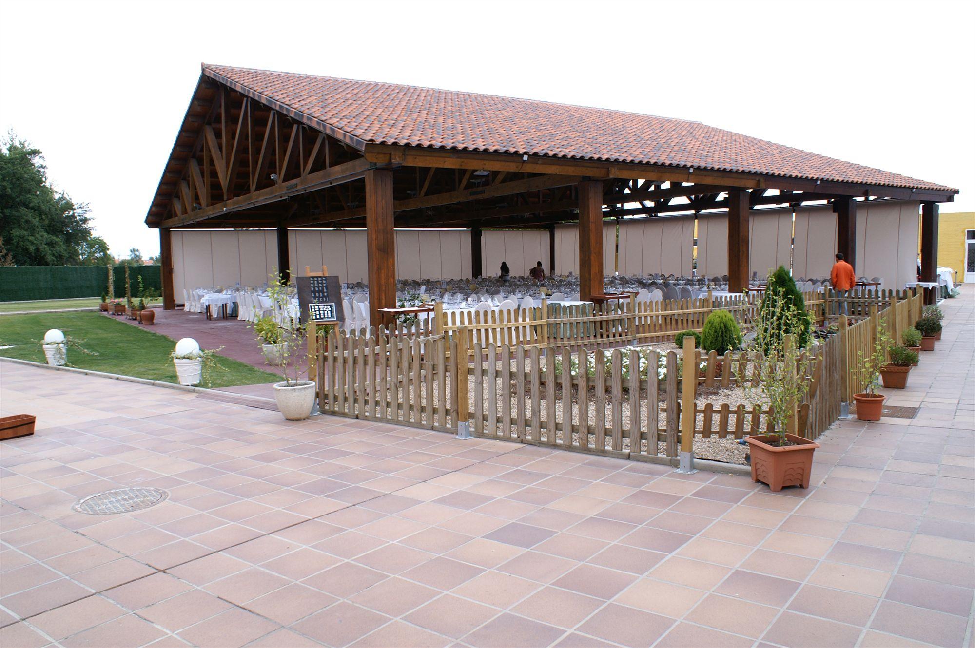 Rey Sancho Palencia Hotel ภายนอก รูปภาพ